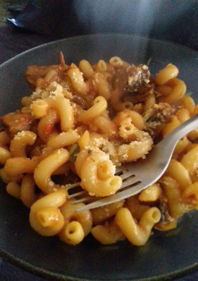 Una foto de Guiso de fideos con carne de asado "reciclada"