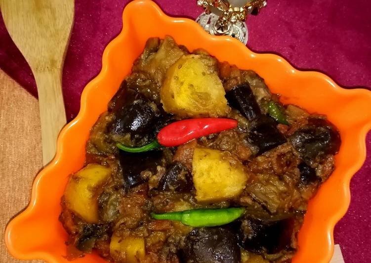 Recipe of Quick Khattay baingan aloo ki sabzi