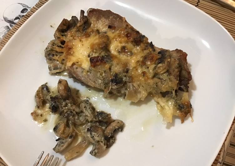 Côtes de porc au four aux échalotes crème et champignons