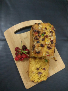 A picture of Mango Cake without Oven.