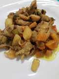 Cuarto de pollo deshuesado con zanahoria y papas