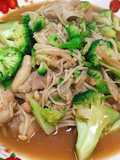 ผัดบล็อคโคลี่เห็ดเข็มทอง+ไก่ 🥦🥦🥦🥦