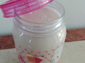 Una foto de Licuado mañanero con leche de coco