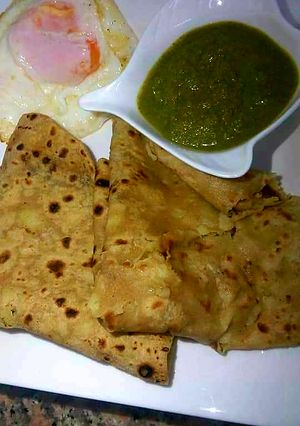 A picture of Aloo ka paratha.