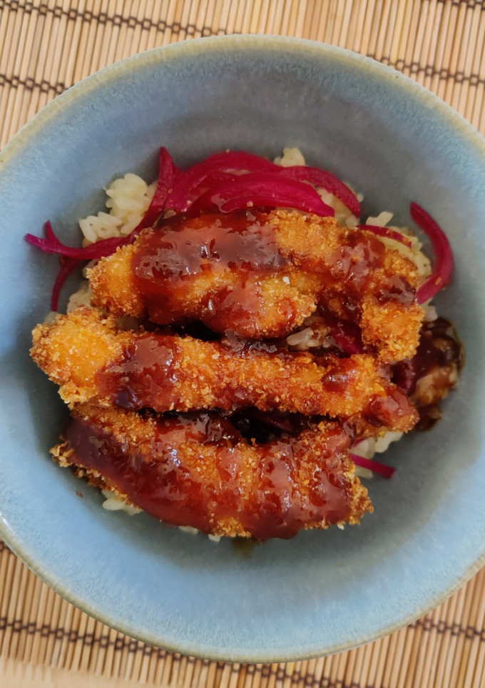 Una foto de Arroz tonkatsu