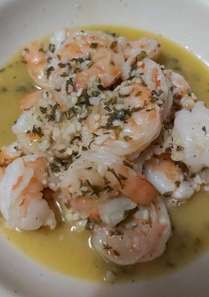 Una foto de Camarones al Ajillo