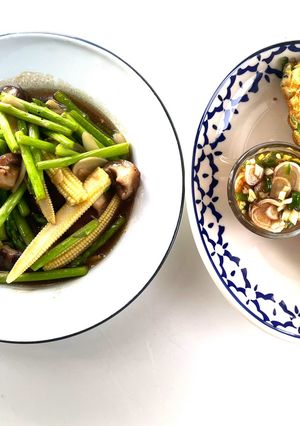 รูปของ ผัดผักง่ายๆกับไข่เจียวกุ่ยช่าย🥚🍳🥬🥦🌶️🧄
