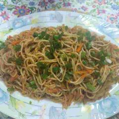 Vegetable chili sauce noodles A picture of Vegetable chili sauce noodles.