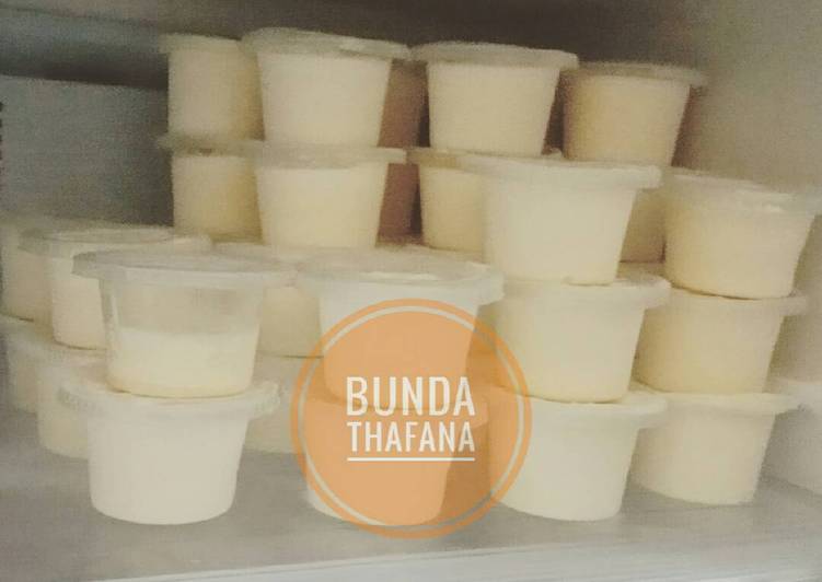 Cara Gampang Membuat Es krim rasa stroberi anti gagal yang Enak Banget