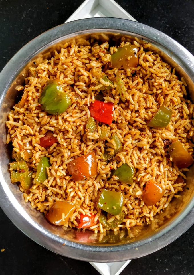 கேப்சிகம் ரைஸ் செய்முறை முக்கிய புகைப்படம்
