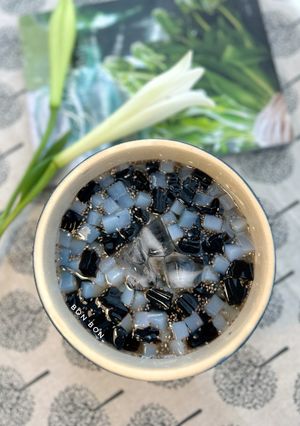 Hình của món Sương Sáo Thạch Dừa Hạt Chia.