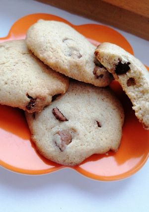 Une photo de Cookies au blé complet et noix de pecan (et pépites de chocolat ici)