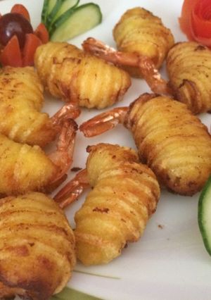 Hình của món Tôm cuộn khoai Tây chiên giòn.