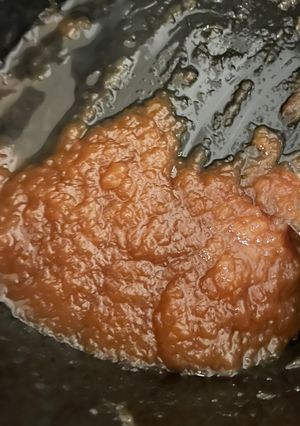 A picture of Applesauce in the Croc Pot.