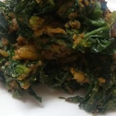 A picture of Spinach in raisin.