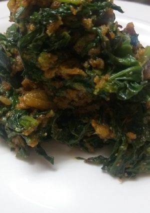 A picture of Spinach in raisin.