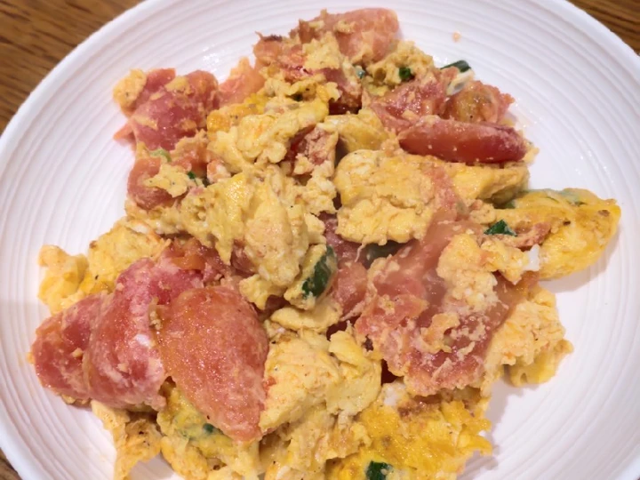 Easy Ways Make Recipes Tomato con Eggs the Can Spoil the Tongue Appealing.