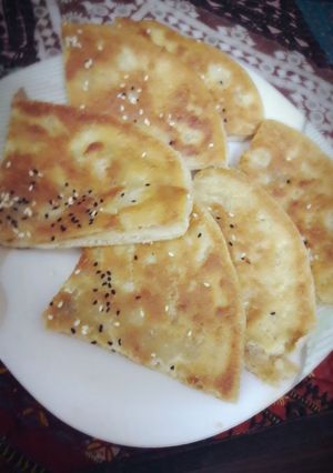 A picture of Roghni Naan.