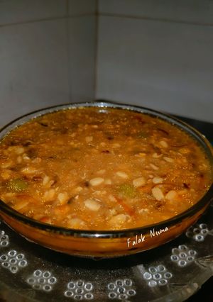 A picture of Urad and Masoor Dal.