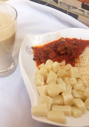 A picture of Shinkafa Da doya Da miya da kunun Aya.