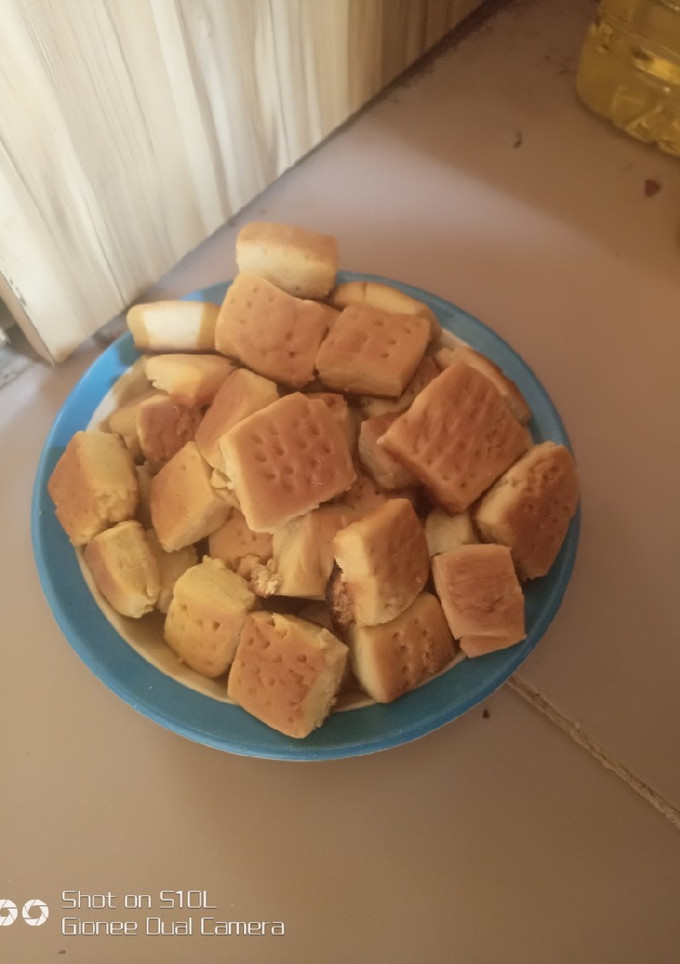 A picture of Cookie.