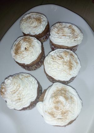A picture of Cinnamon cupcakes.