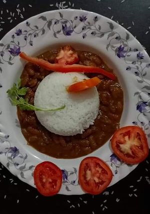 A picture of Rajma rice.