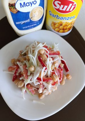 Фото Найсмачніший і простий салат з нутом 🥗.