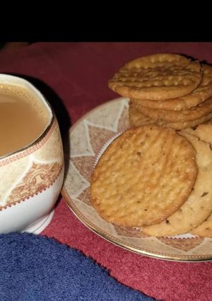 કડક પૂરી (Crispy Puri Recipe In Gujarati) રેસીપી મુખ્ય ફોટો