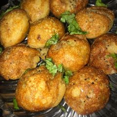 A picture of Rava Appe.