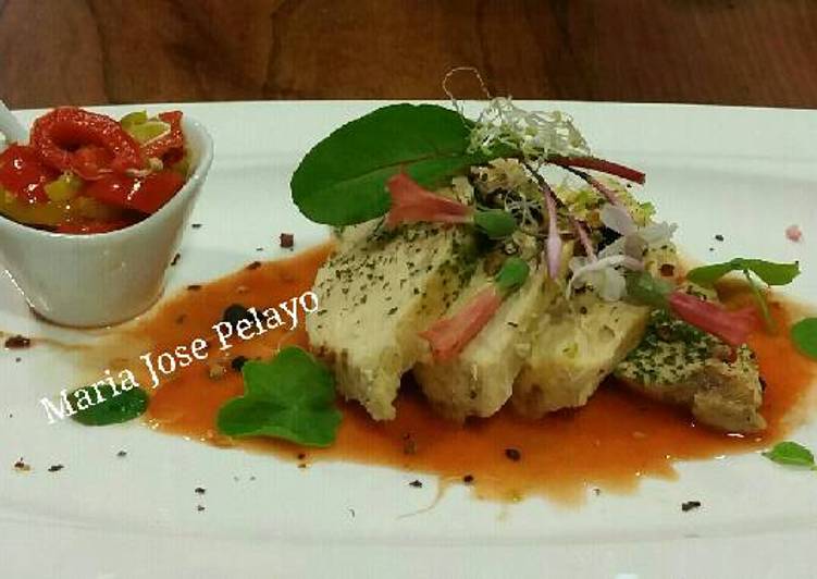 Pechuga de pollo de corral con crema pimientos