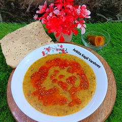 A picture of Green Gram (Moong Dal) & Asafoetida (Daliya).