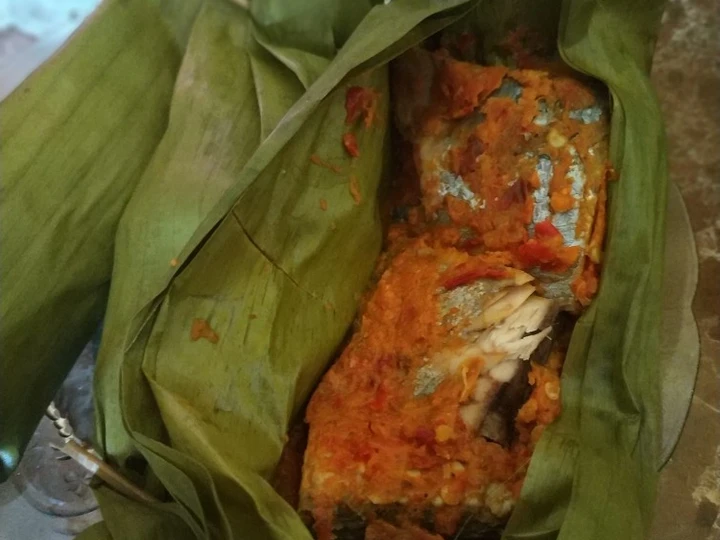 Langkah Mudah untuk Membuat Resep  Tongkol paes yang Enak, Lezat Sekali