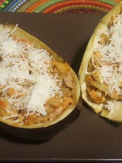 Una foto de Berenjena rellena de atún y huevo