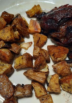 Una foto de Carne al horno (marucha) con papas