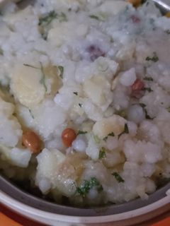 साबूदाना खिचड़ी(SABUDANA KHICHDI RECIPE IN HINDI) रेसिपी मुख्य फोटो