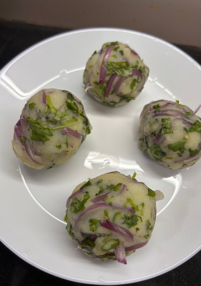 A picture of Aloo pitika.