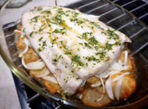 Foto principal de Merluza al horno con patatas (Nota 9)
