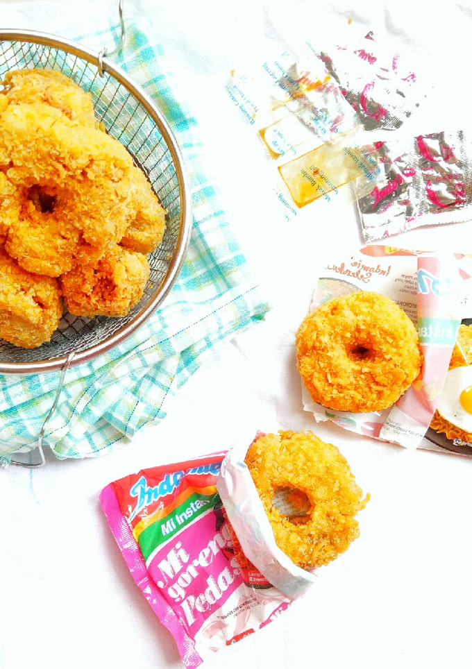 Foto resep Donat Indomie Goreng