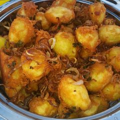 A picture of Deep fried potatoes.