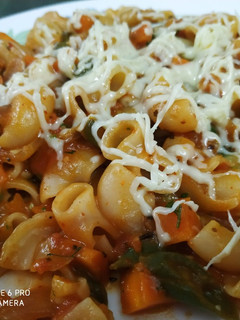 A picture of Cheese macaroni.