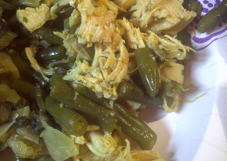 Recipe of Favorite Shredded saffron chicken and green beans