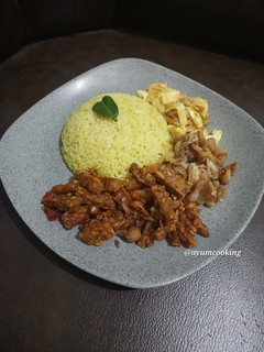 Foto resep Nasi Kuning Magicom