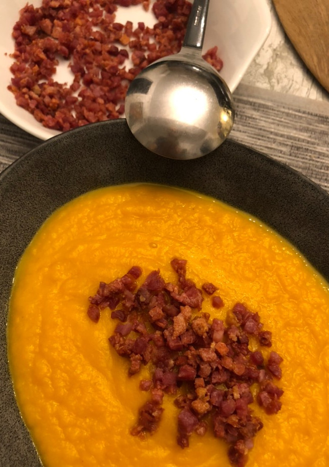 Una foto de Crujiente de jamón serrano con estuche Lékué al microondas en 3 minutos