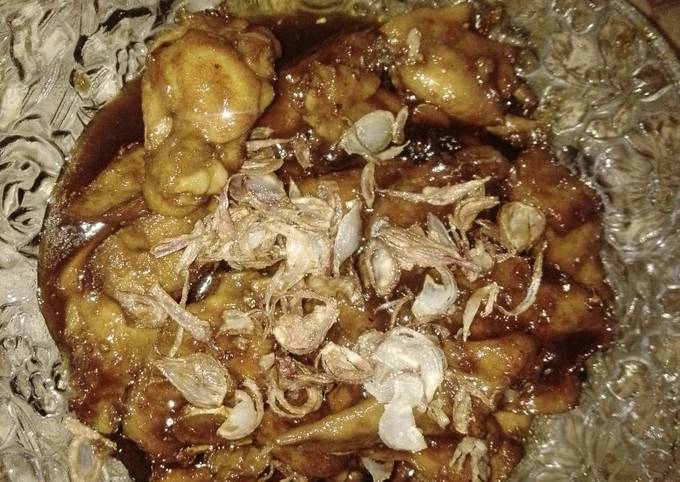 Bagaimana Menyiapkan Semur Ayam ala Ulan Anti Gagal