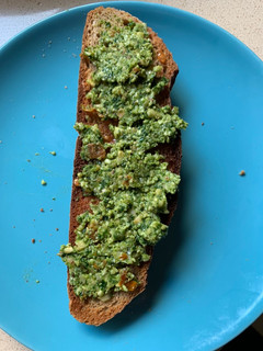 Una foto de Pesto de espinacas y tomates secos