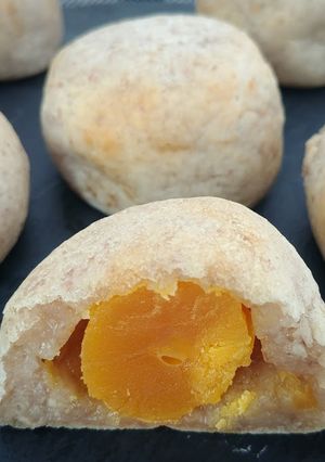 A picture of Taro Balls with Salted Egg Yolks.
