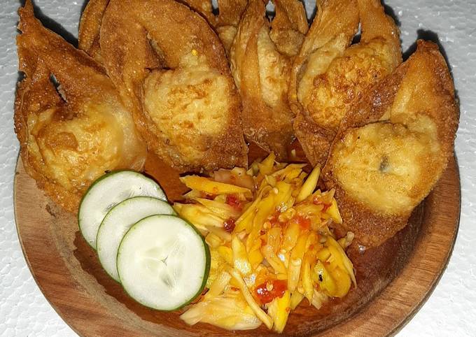 Resep Pangsit Nasi Ikan Gabus Goreng dengan Sambal Mangga Resep Pangsit Nasi Ikan Gabus Goreng dengan Sambal Mangga