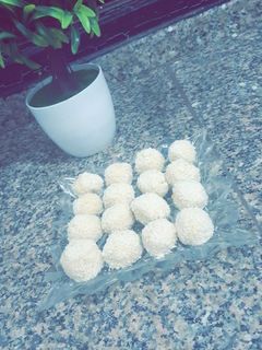 صورة لوصفة كرات جوز الهند 🍥