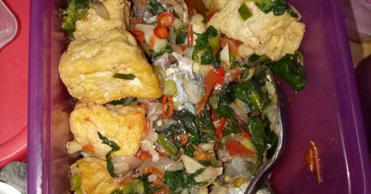 Resep Ikan Kembung Tahu Sambel Tomat Kemangi Sambal Woku Oleh Maya resep-ikan-kembung-tahu-sambel-tomat-kemangi-sambal-woku-oleh-maya